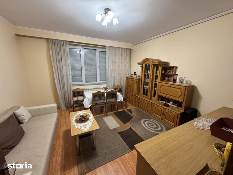 Casă cu 5 camere cu Teren 400 Mp în Titulescu