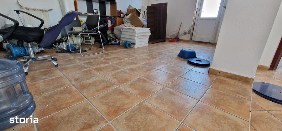 Casă cu 5 camere cu Teren 180 Mp în Tomis II
