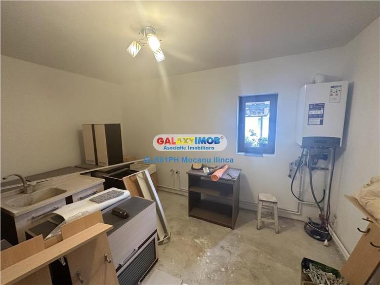 Casă cu 8 camere cu Teren 250 Mp în Malu Roșu