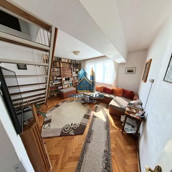 Casă individuală cu 6 camere cu Teren 385 Mp în Semicentral