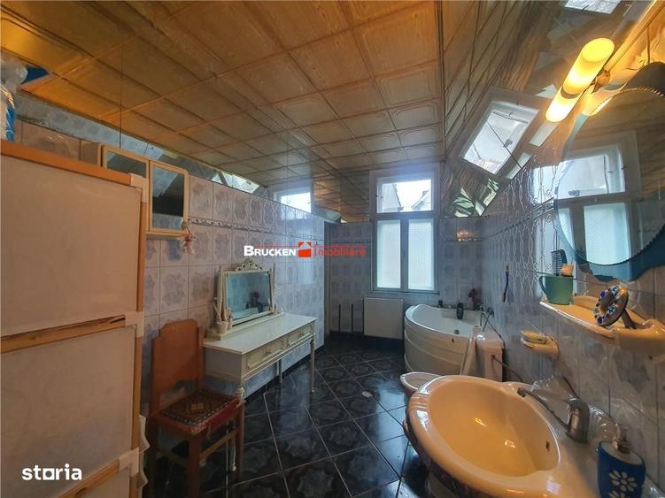 Casă cu 4 camere cu Teren 824 Mp în Central