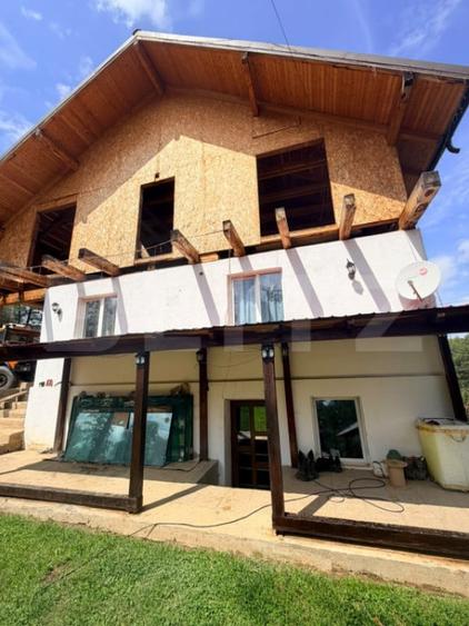 Casă cu 5 camere cu Teren 2000 Mp în Predeluț