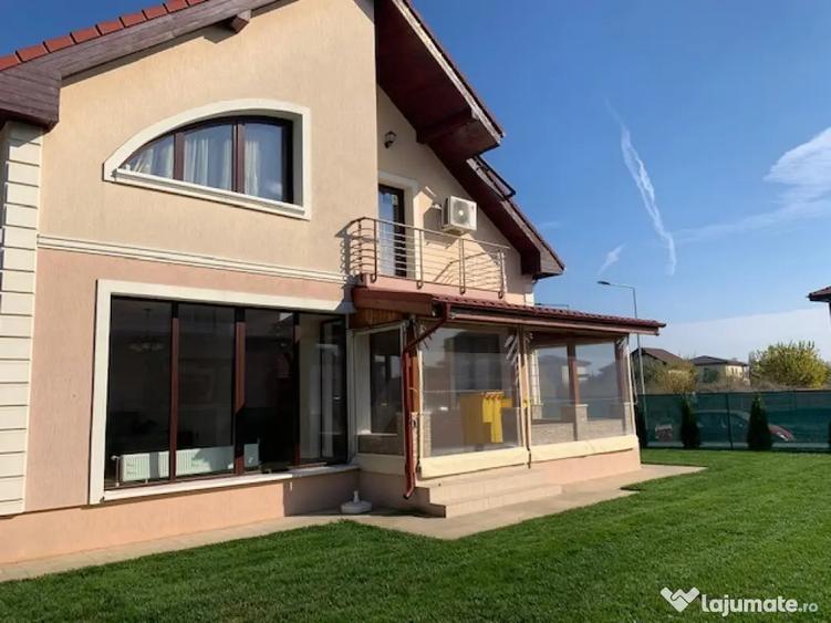 Casă cu 5 camere cu Teren 450 Mp în Central