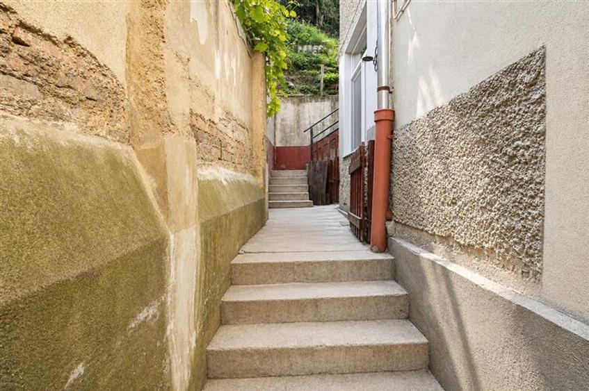 Apartament cu 2 camere decomandat, mobilat în Centrul Istoric