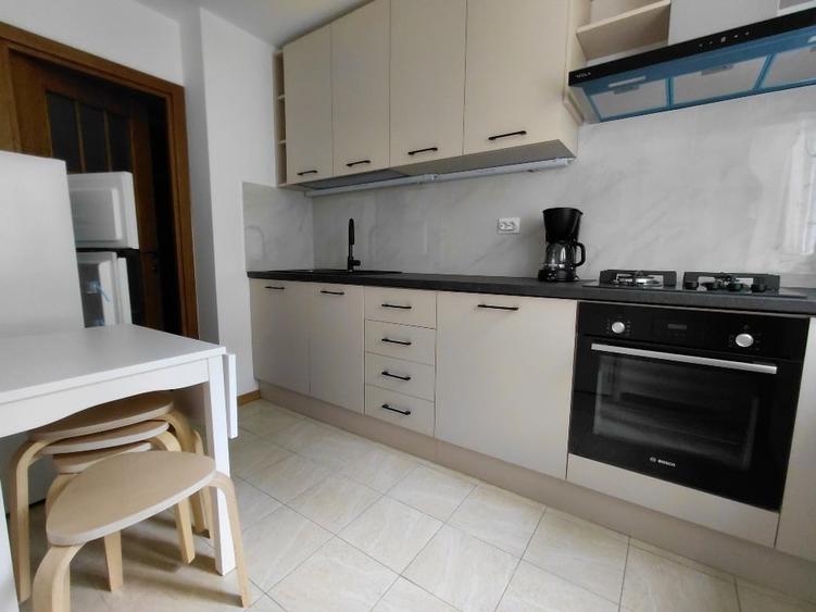 Apartament cu 3 camere decomandat, mobilat în Drumul Taberei