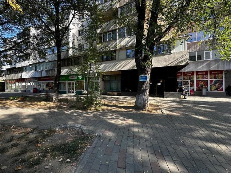 Spațiu comercial, de 84 mp, în Nicolina