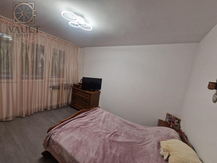 Apartament cu 3 camere decomandat, mobilat în Drumul Taberei
