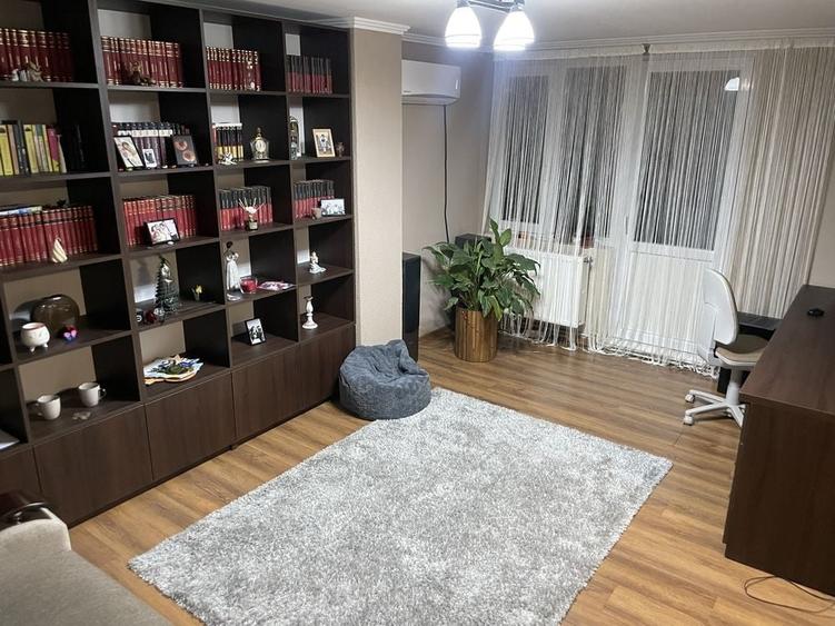 Apartament cu 3 camere decomandat în Ultracentral