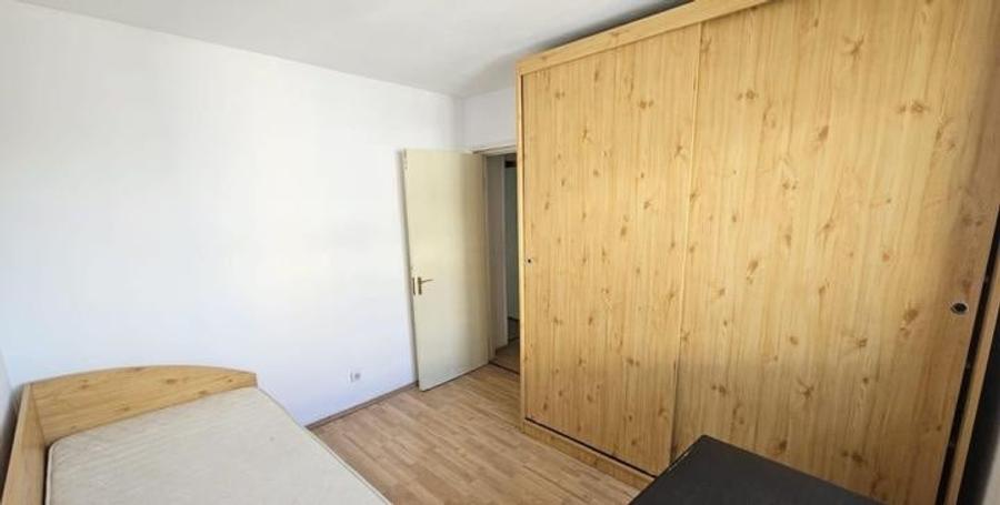 Apartament cu 3 camere decomandat, mobilat în Tineretului