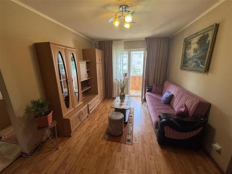 Apartament cu 2 camere semidecomandat în Rogerius