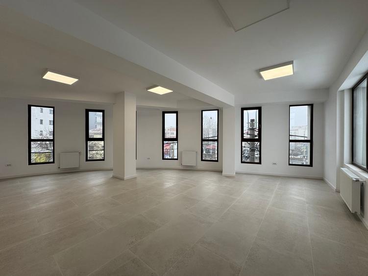 Spațiu comercial, de 73.400001525879 mp, în Rahova