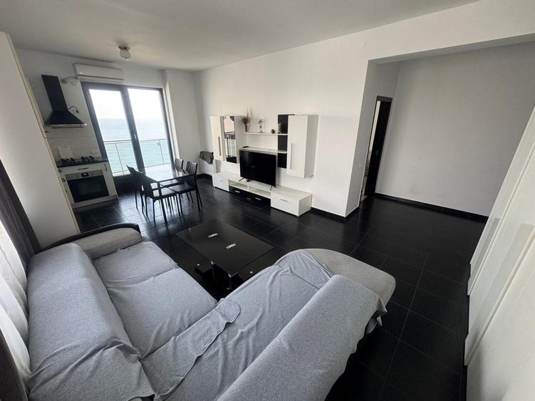 Apartament cu 3 camere decomandat, mobilat în Faleza Nord