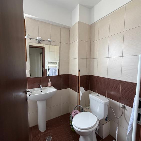 Apartament cu 2 camere semidecomandat, mobilat în Calea Călărașilor