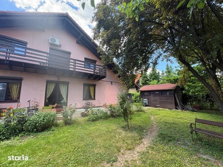 Casă cu 4 camere în Ostratu