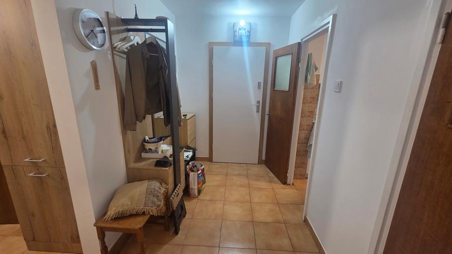 Apartament cu 3 camere decomandat în Ozana