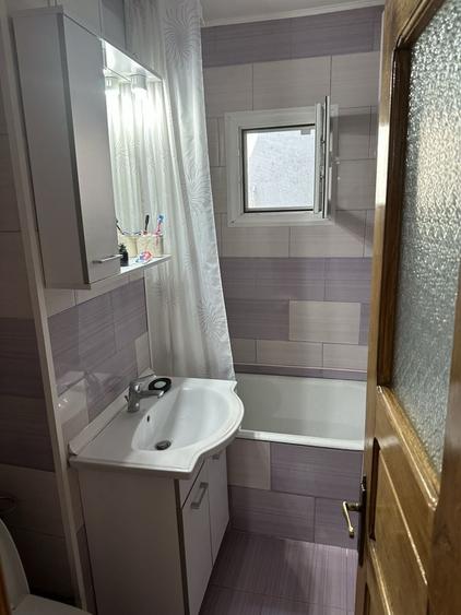 Apartament cu 3 camere în Gura Văii