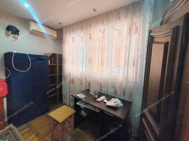 Apartament cu 4 camere semidecomandat în Port
