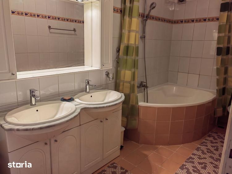 Apartament cu 3 camere în Unirii