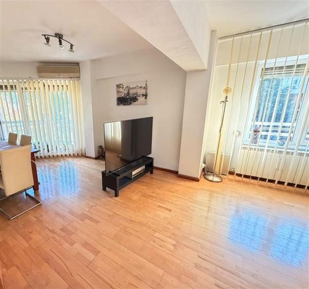 Apartament cu 4 camere decomandat, mobilat în Unirii