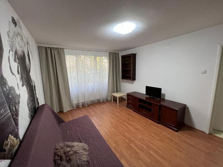 Garsonieră decomandată în Brâncoveanu