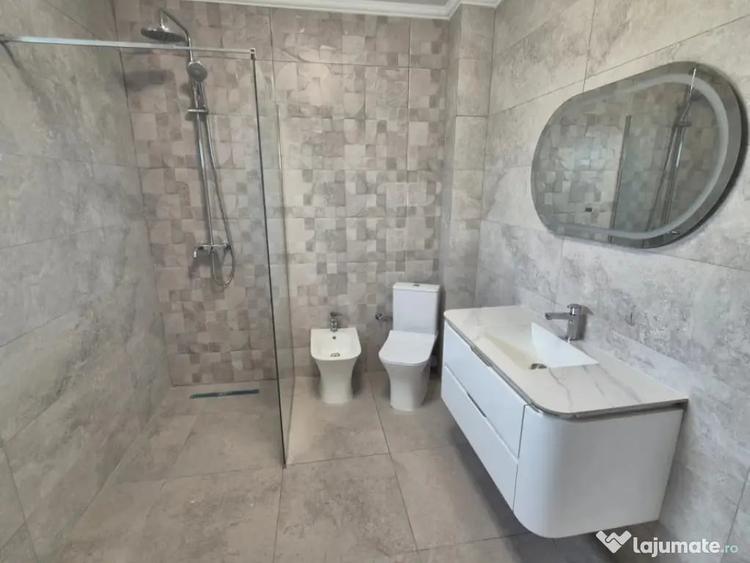 Casă cu 4 camere cu Teren 300 Mp în Central