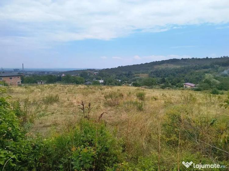 Teren de 2000 mp, în Tomești