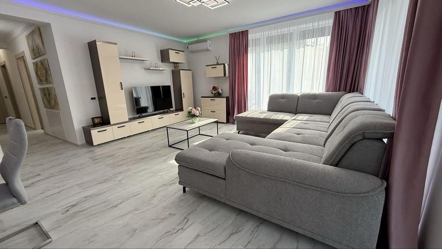 Apartament cu 3 camere decomandat în Spitalul Județean