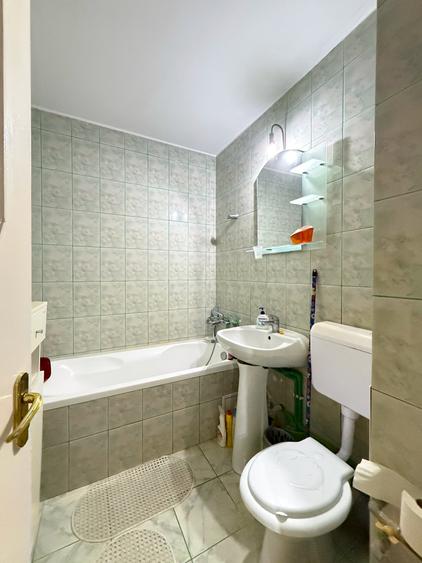 Apartament cu 2 camere semidecomandat în Tomis II