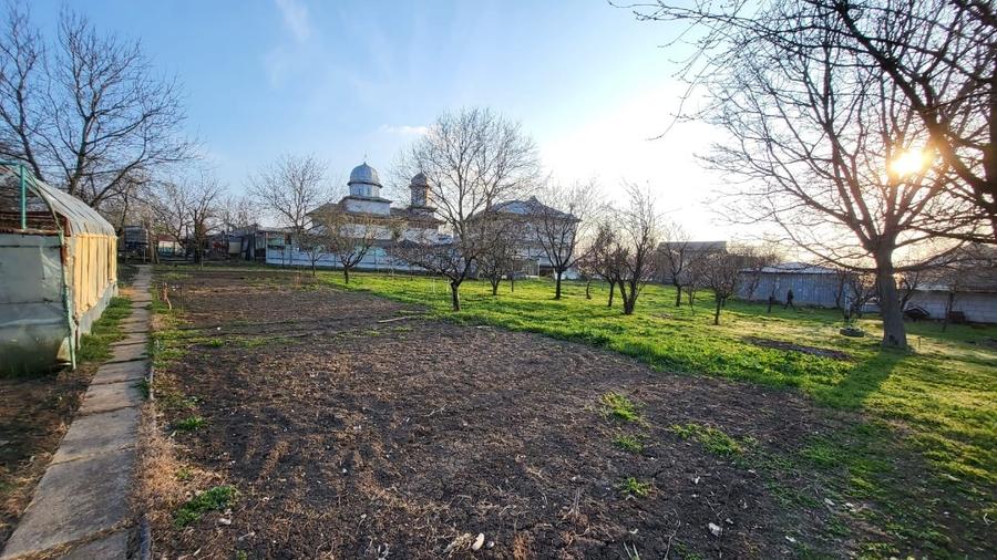 Teren Construcții intravilan de 3073 mp, în Dascălu