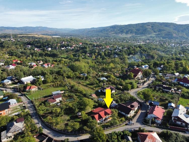 Casă individuală cu 4 camere cu Teren 2031 Mp în Vest
