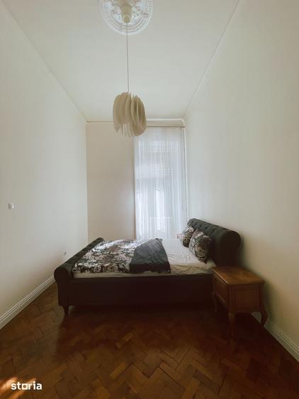 Apartament cu 3 camere în P-ța Maria