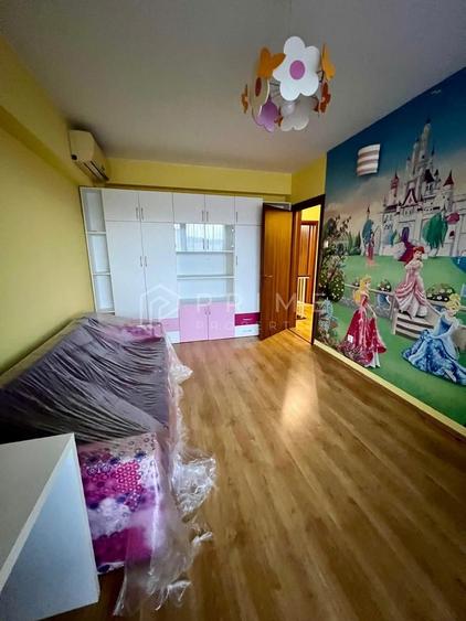 Apartament cu 4 camere decomandat în Semicentral
