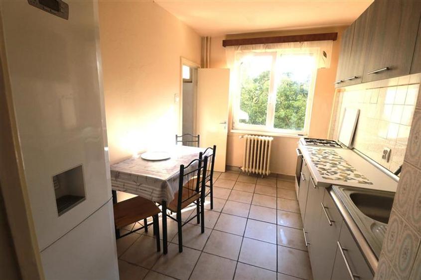 Apartament cu 3 camere semidecomandat în Ultracentral