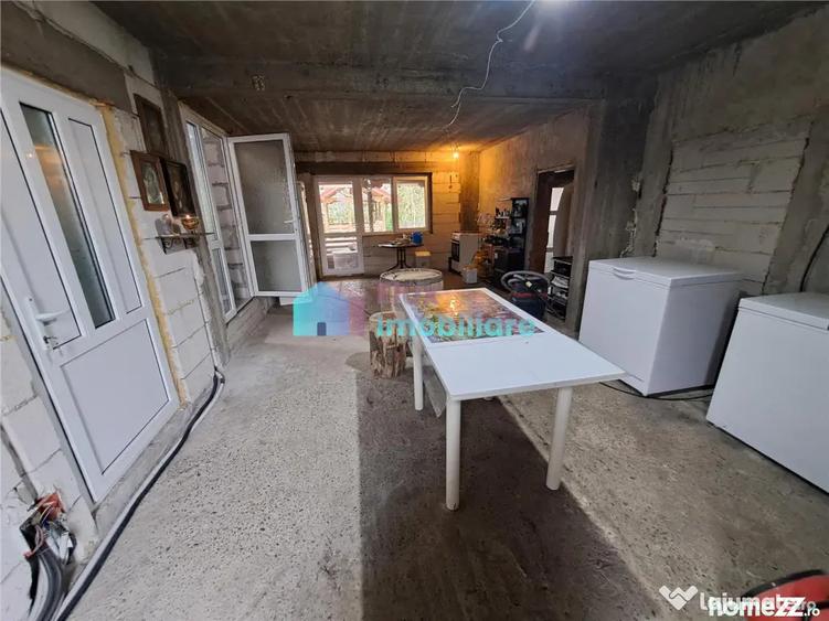 Casă cu 5 camere cu Teren 800 Mp în Cornu Luncii