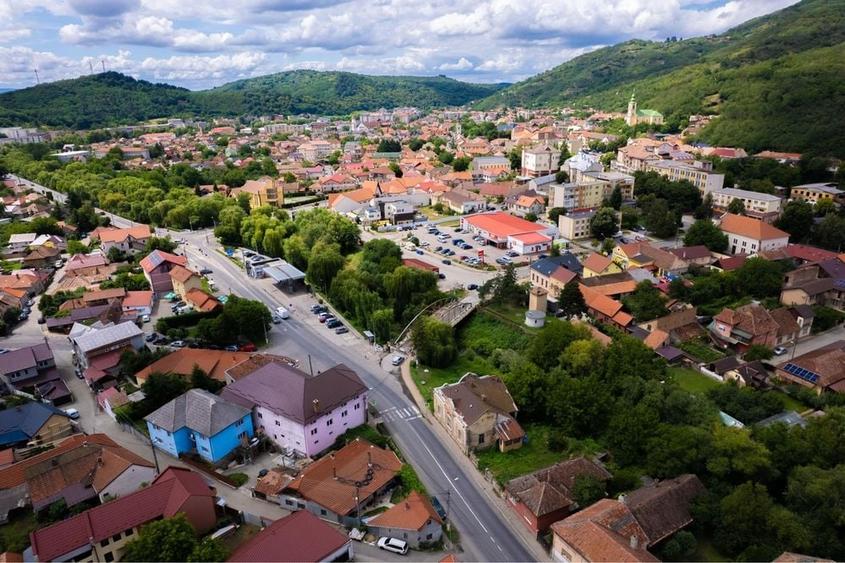 Casă cu 4 camere în Central