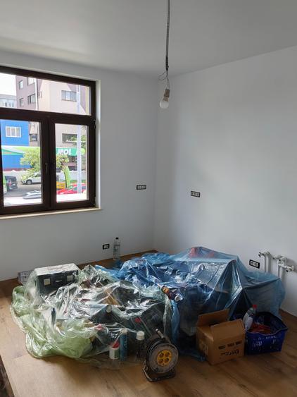 Casă cu 5 camere cu Canalizare în Barbu Văcărescu