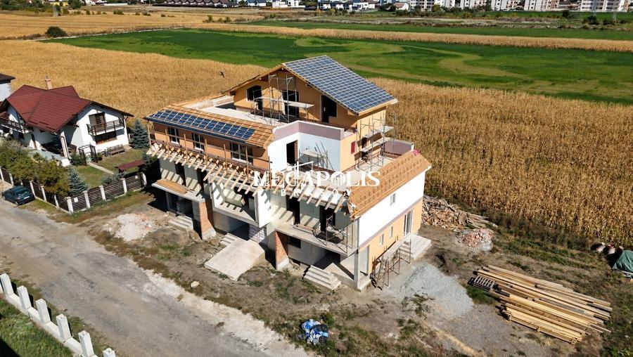 Casă individuală cu 4 camere cu Canalizare în Sânpetru