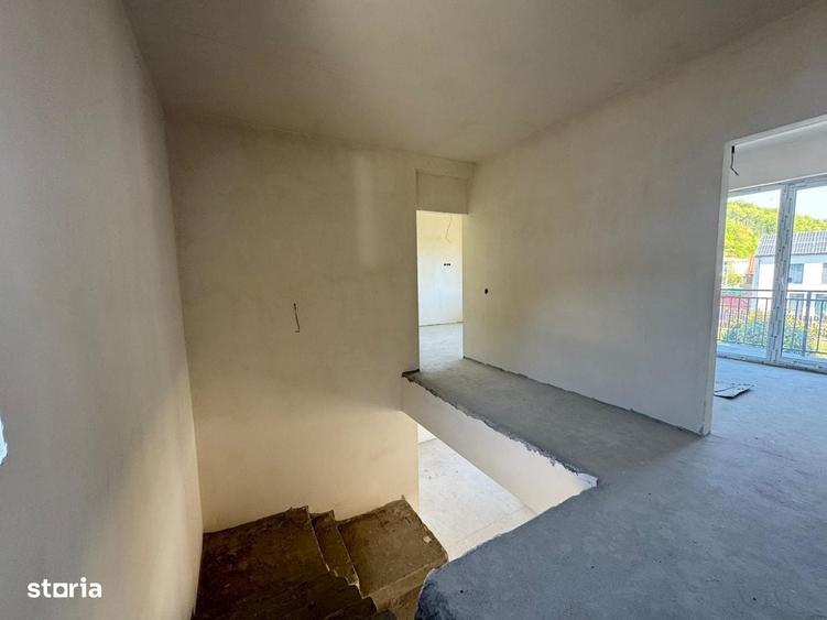 Casă cu 4 camere în Tăuți