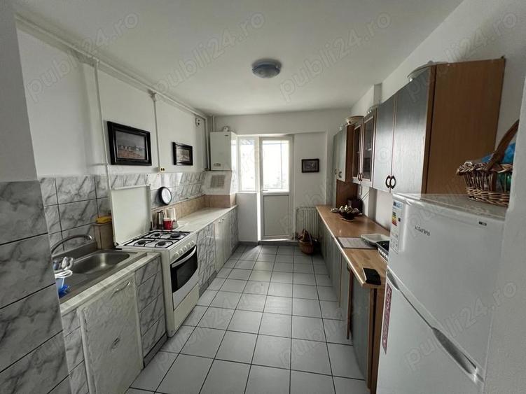 Apartament cu 2 camere decomandat în Republicii