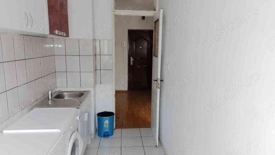 Garsonieră decomandată în Vitan