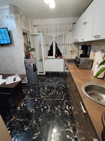 Apartament cu 3 camere decomandat, mobilat în Drumul Sării
