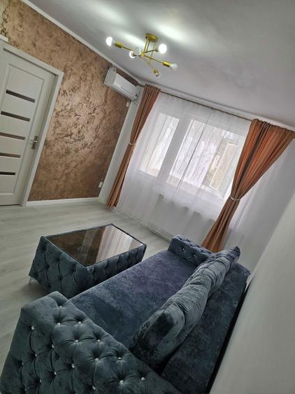 Apartament cu 2 camere în Micro 17