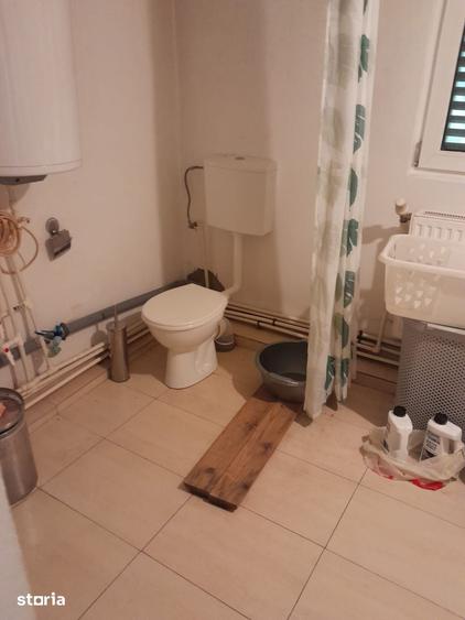 Casă cu 5 camere cu Teren 2100 Mp în Stoenești