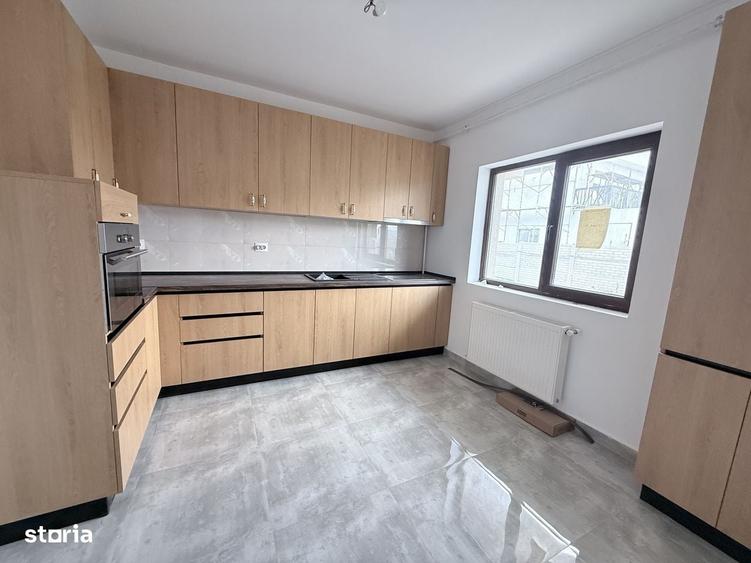 Casă cu 4 camere cu Teren 200 Mp în Central
