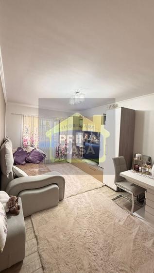 Apartament cu 3 camere decomandat în Hotvon