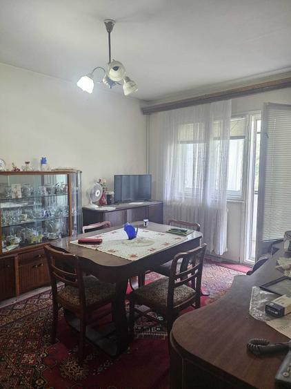 Apartament cu 2 camere semidecomandat în Exterior Vest