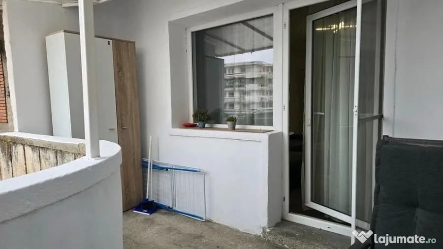 Apartament cu 2 camere decomandat în 22 Decembrie