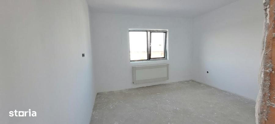 Casă cu 4 camere cu Teren 484 Mp în Joița