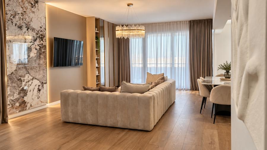 Penthouse cu 4 camere decomandat în Pipera