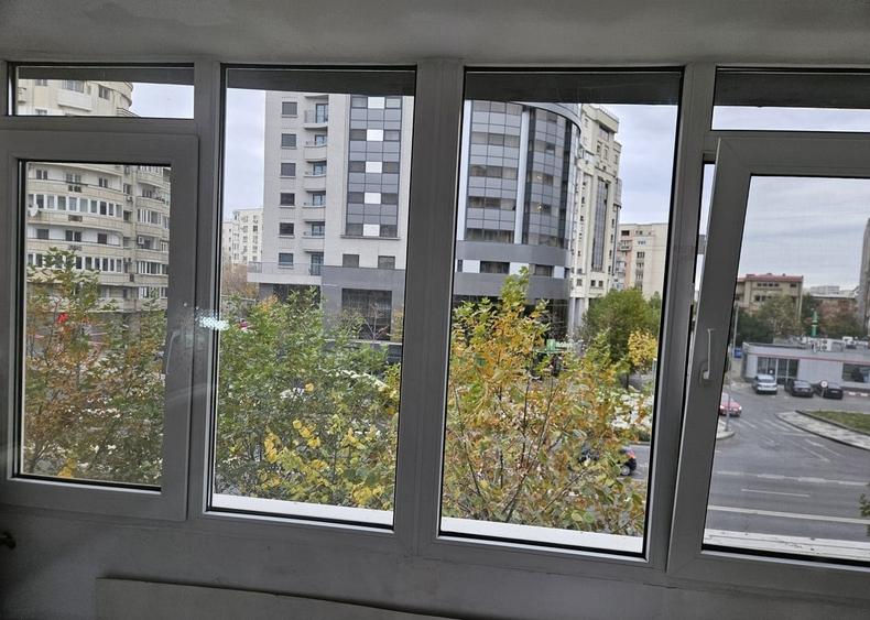 Apartament cu 3 camere decomandat, mobilat în Decebal